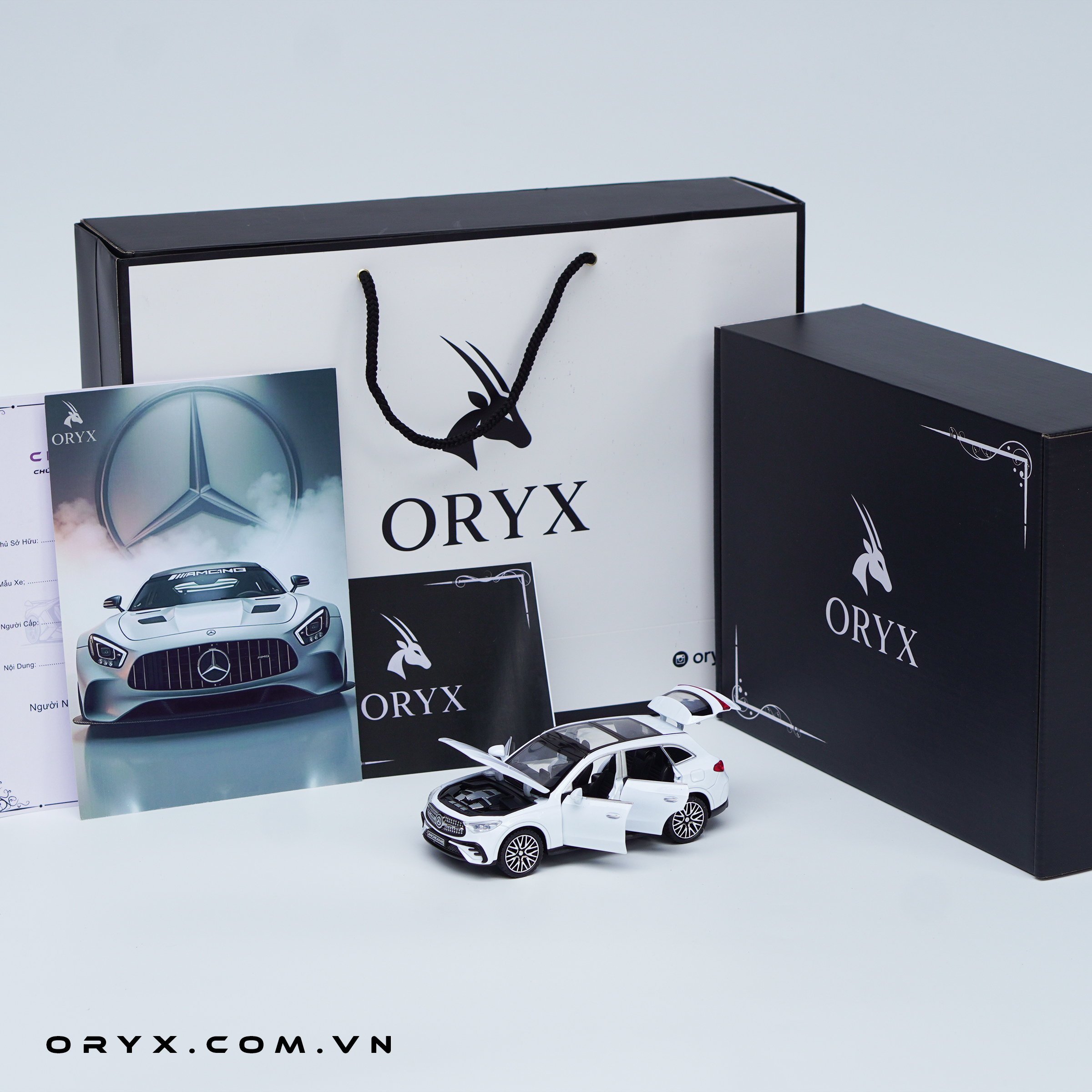 Mercedes-Benz GLC 400 trắng 2